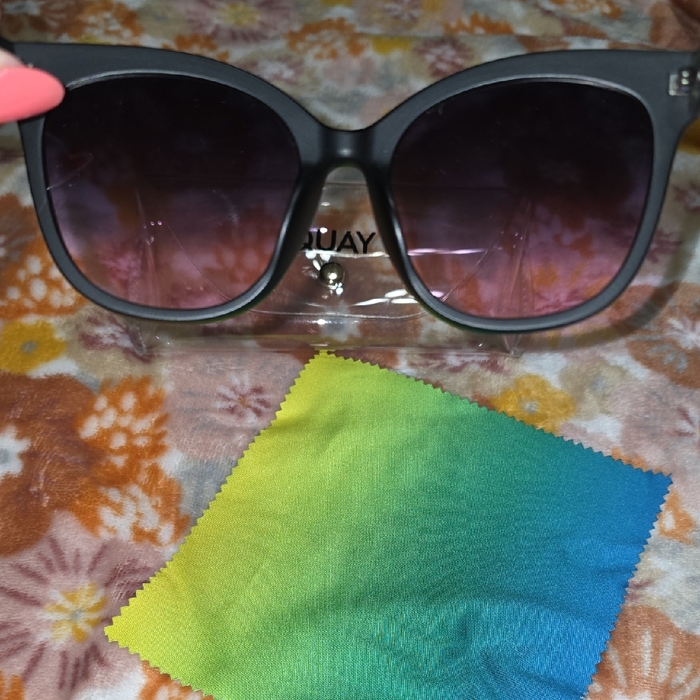 Quay Australia Black and Purple Sunglasses - Picture 3 of 7
